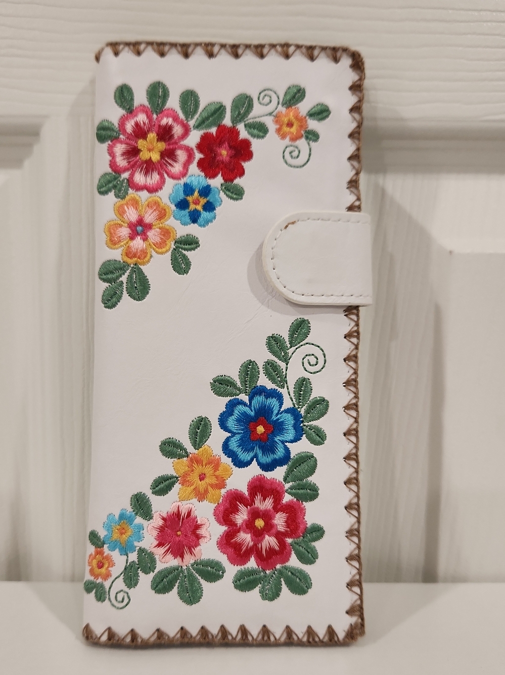 LAVISHY Elma Bohemian Flower Embroidered Large Flat Wallet White Vagan Leather